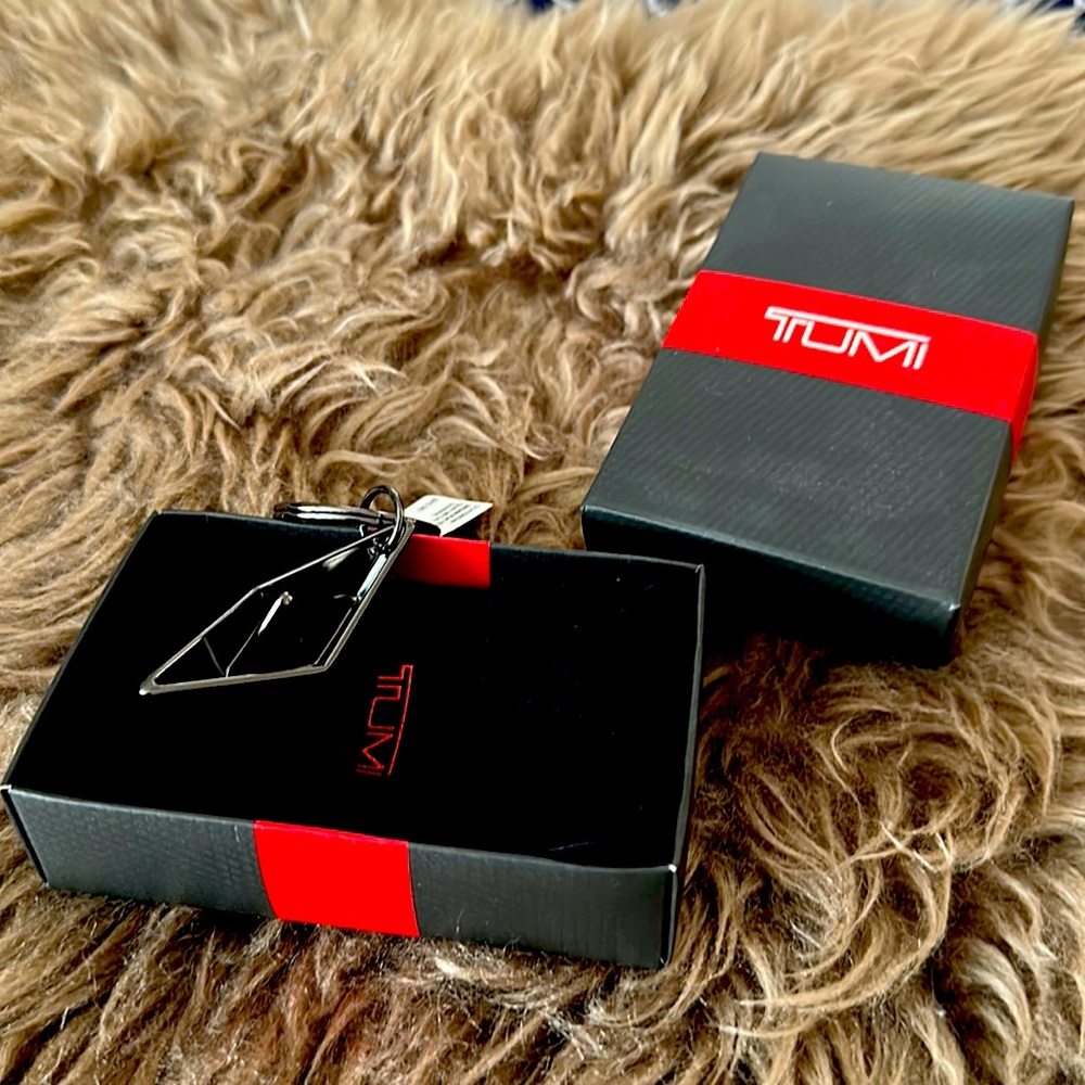 New Tumi Metal Origami Boat Key Fob